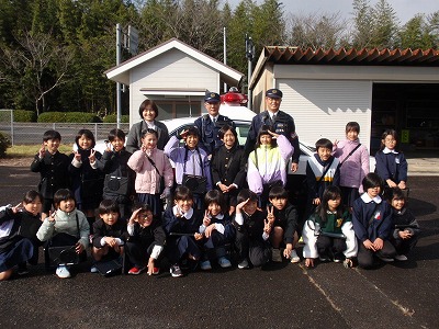 豊田幹部交番見学(3年) しもまちプラス